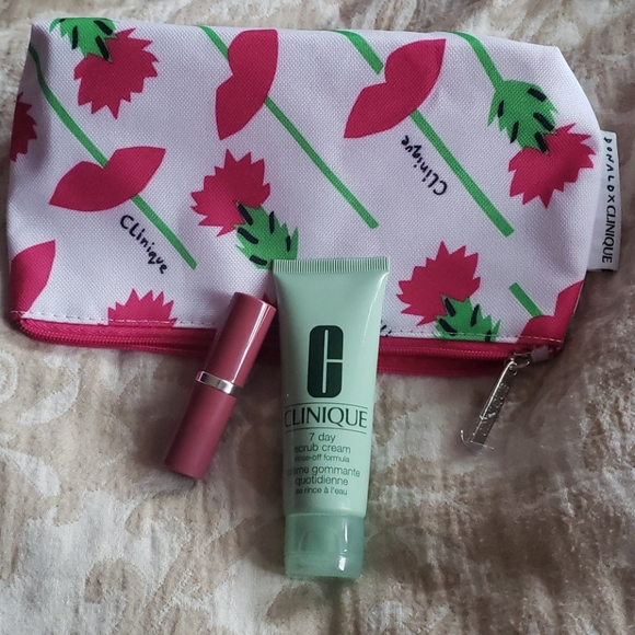 Lipstick, face mask, toiletry bag bundle💄💆‍♀️ - Picture 1 of 11